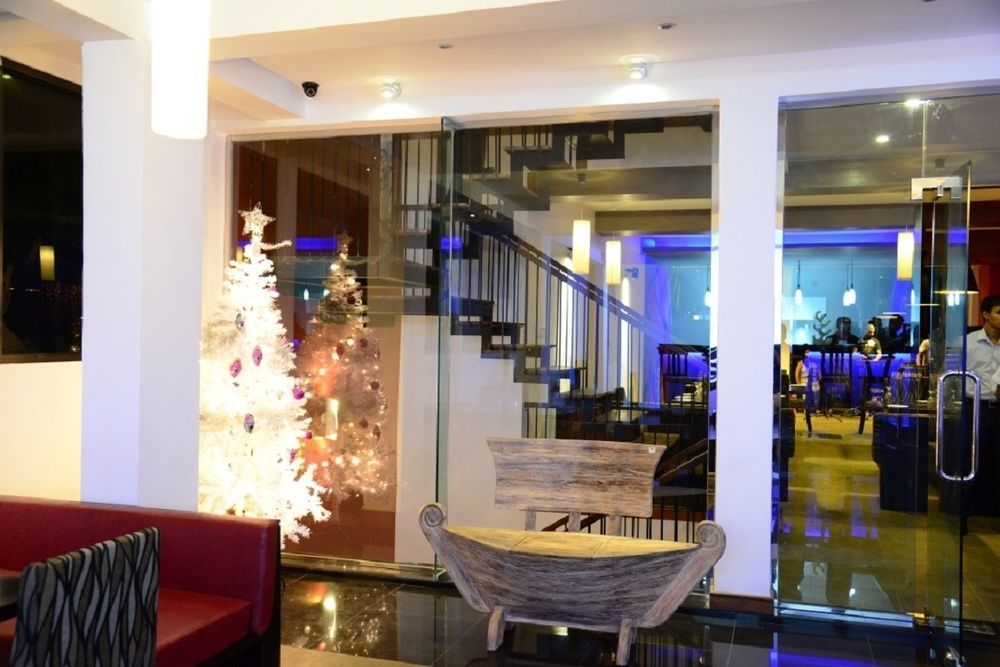 Oak Ray City Hotel Kandy Exterior photo