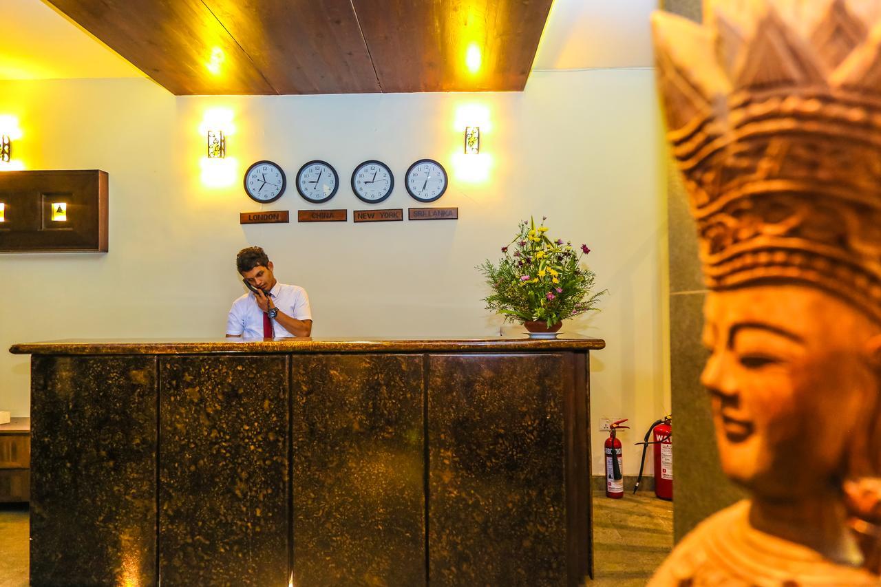 Oak Ray City Hotel Kandy Exterior photo