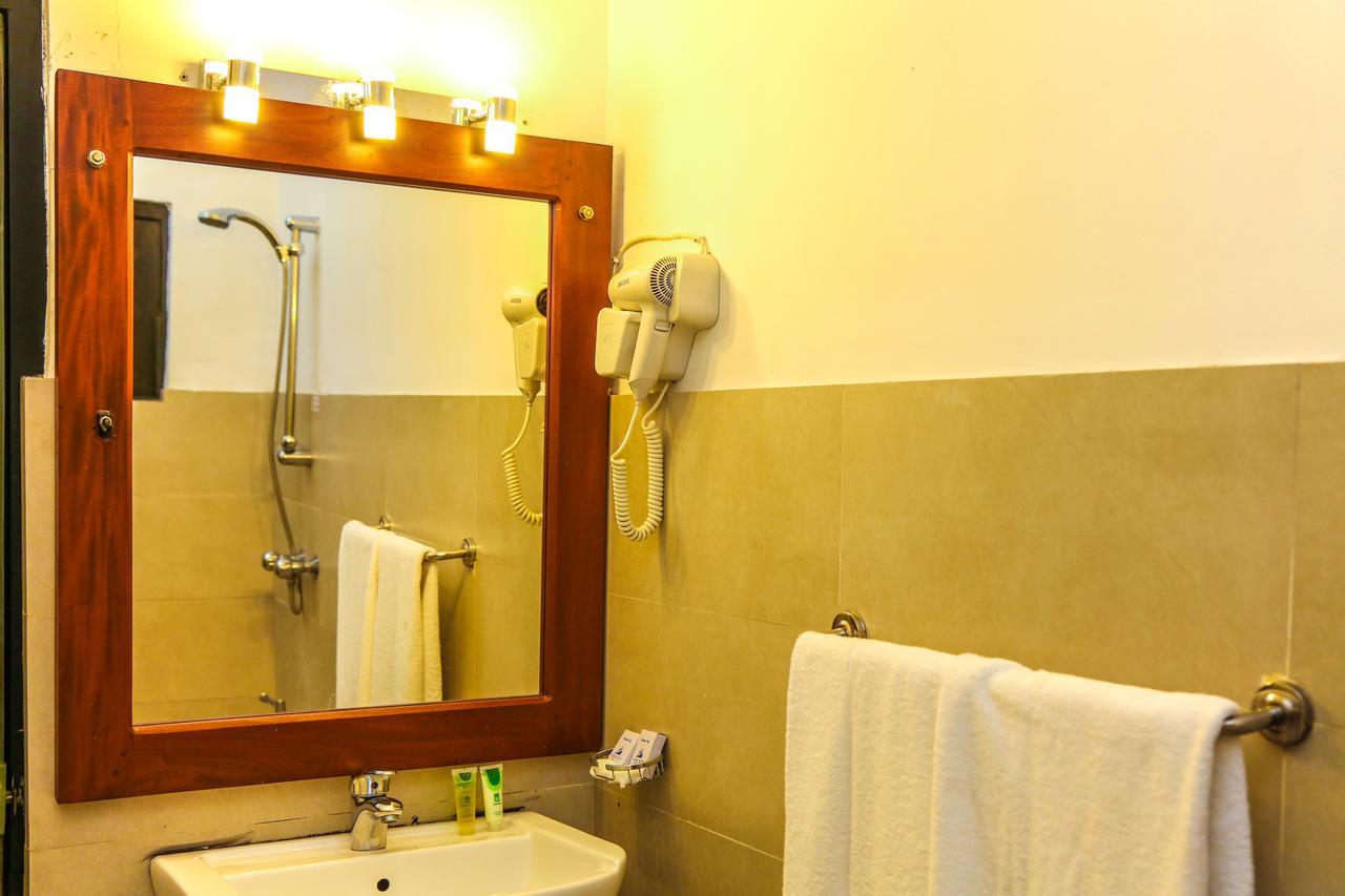 Oak Ray City Hotel Kandy Exterior photo