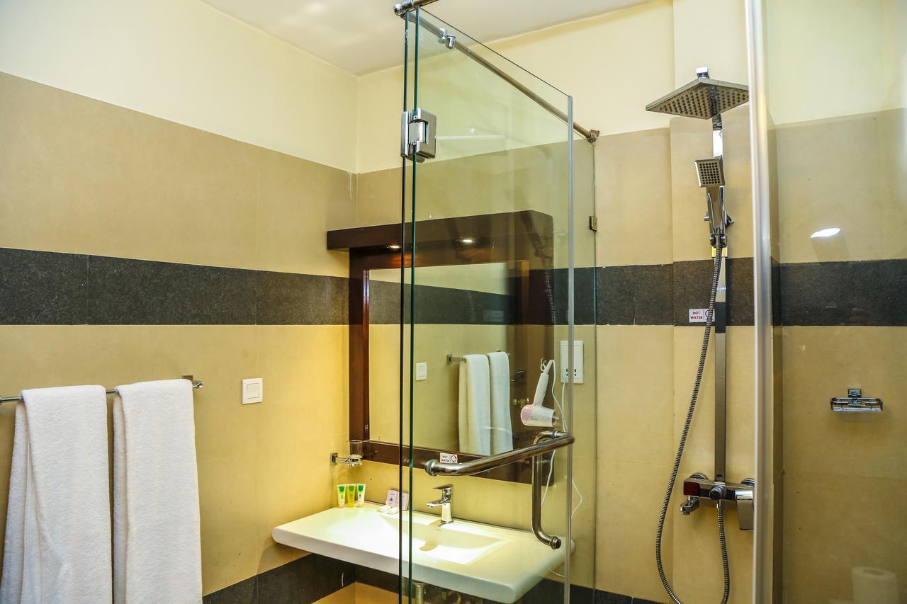 Oak Ray City Hotel Kandy Exterior photo