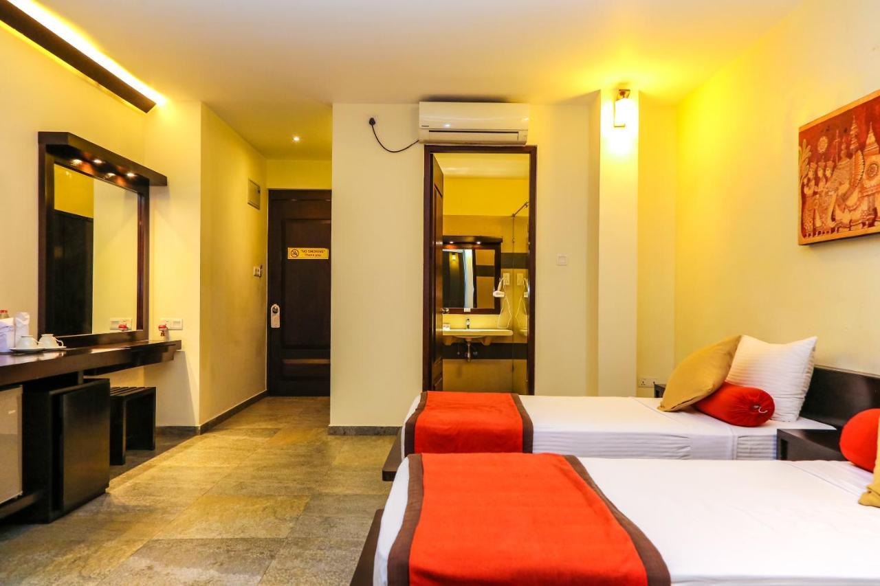 Oak Ray City Hotel Kandy Exterior photo