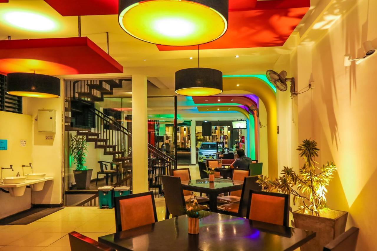 Oak Ray City Hotel Kandy Exterior photo