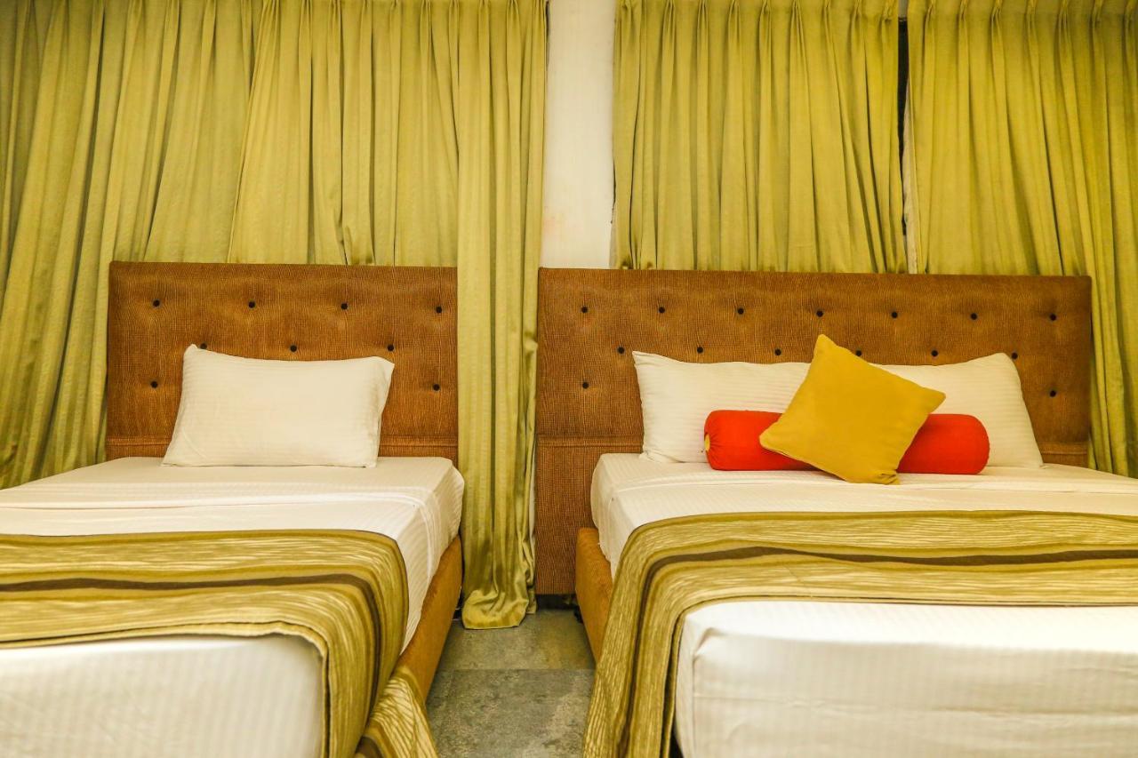 Oak Ray City Hotel Kandy Exterior photo